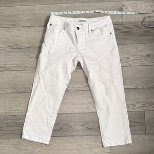 MAX Jeans Women's Distressed White Denim Capri Jeans Size 7